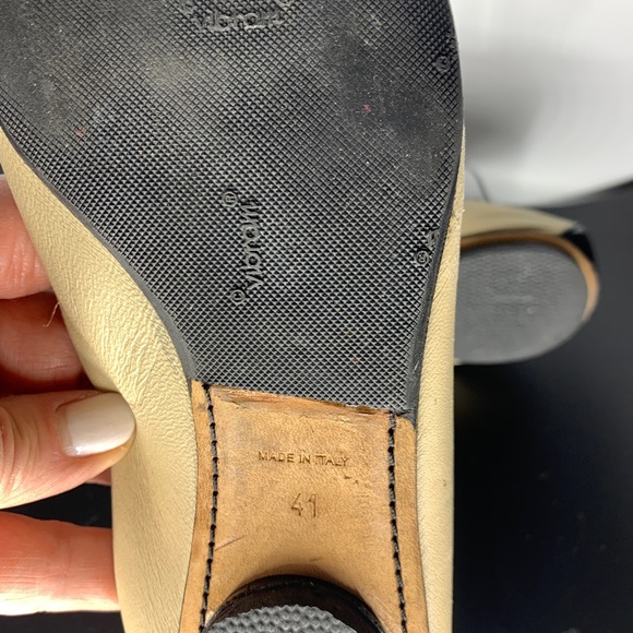 Chanel ballet flats purchased in the Paris.  Black/tan size 41, supple leather - Picture 4 of 9